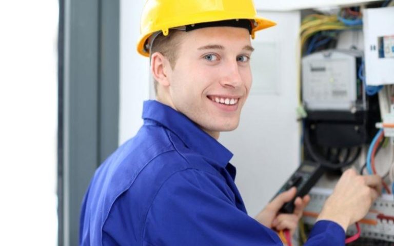 Home Elektricien kosten voor reparatie van kortsluiting in huis